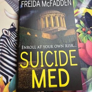 Suicide Med Book by Freida McFadden HTF OOP
